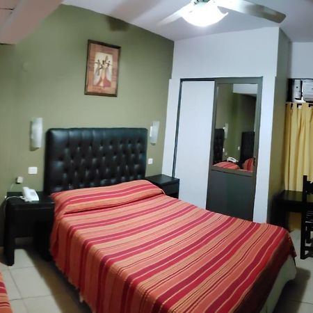 Hotel Bristol Paraná Buitenkant foto