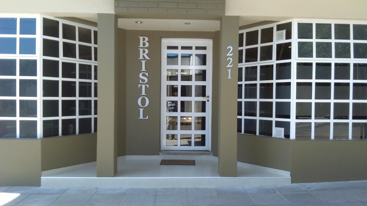 Hotel Bristol Paraná Buitenkant foto