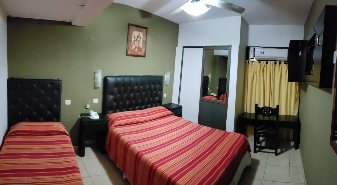 Hotel Bristol Paraná Buitenkant foto